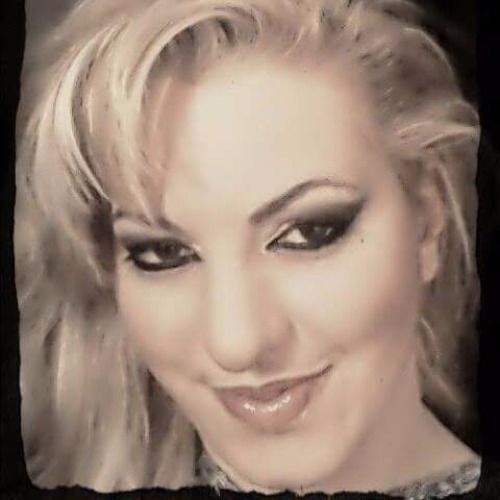Ευη MakeUpArtist And Nail technitian
